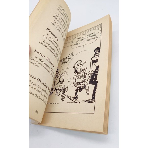 CRAZY LAWS Vintage Paperback Book By Dick Hyman Scholastic 1978 Comic Funny 70s - Picture 7 of 7